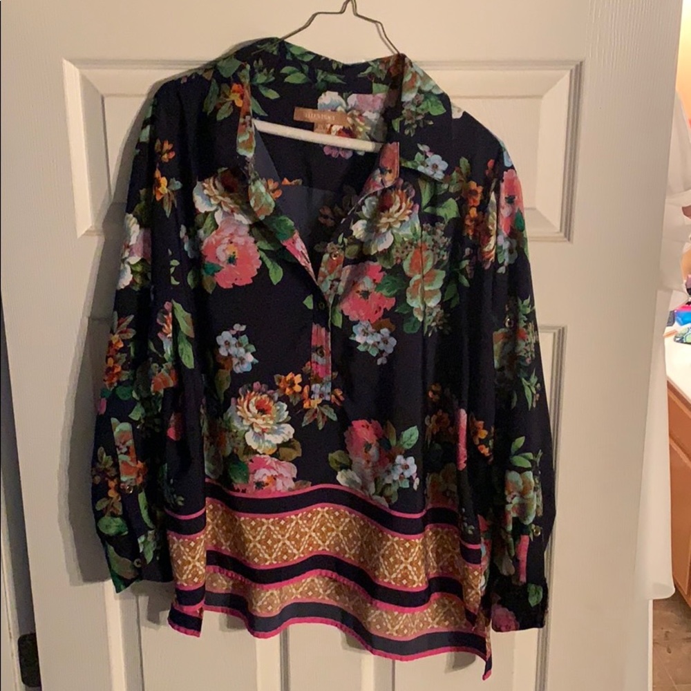 Long sleeves Ellen Tracy floral top